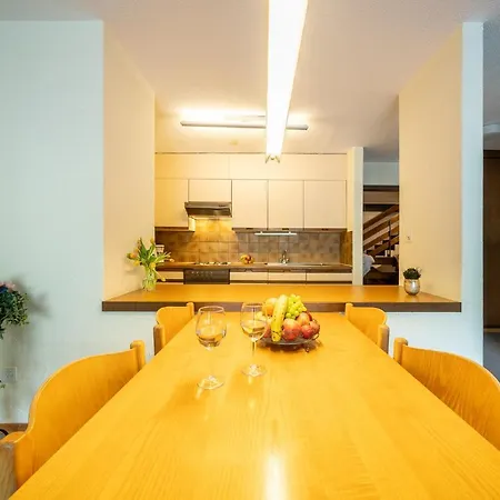 Pl 202 Lichtdurchflutete Mit Grossem Balkon Richtung Scuol * 불페라