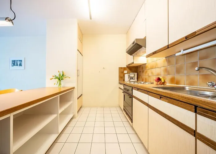 Pl 202 Lichtdurchflutete Mit Grossem Balkon Richtung Scuol Apartman